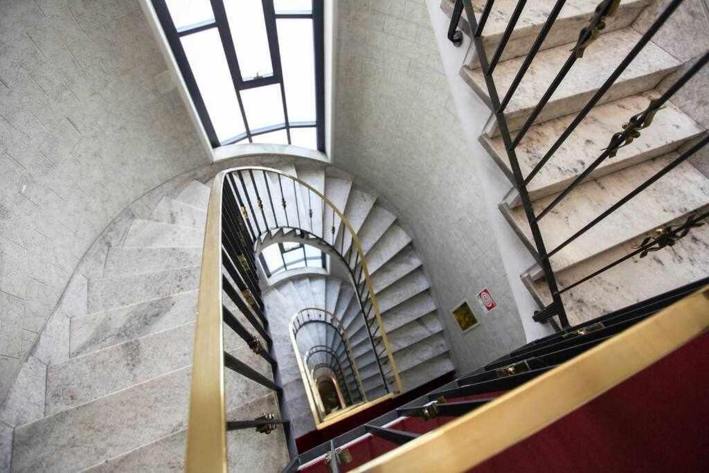 Sanpietro Allorto 22 Duomo Suite Dom12 Milán Exterior foto